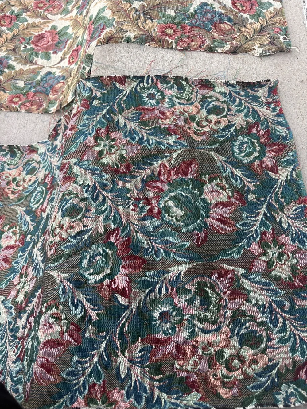 VTG Floral Jacquard Decorative pieces